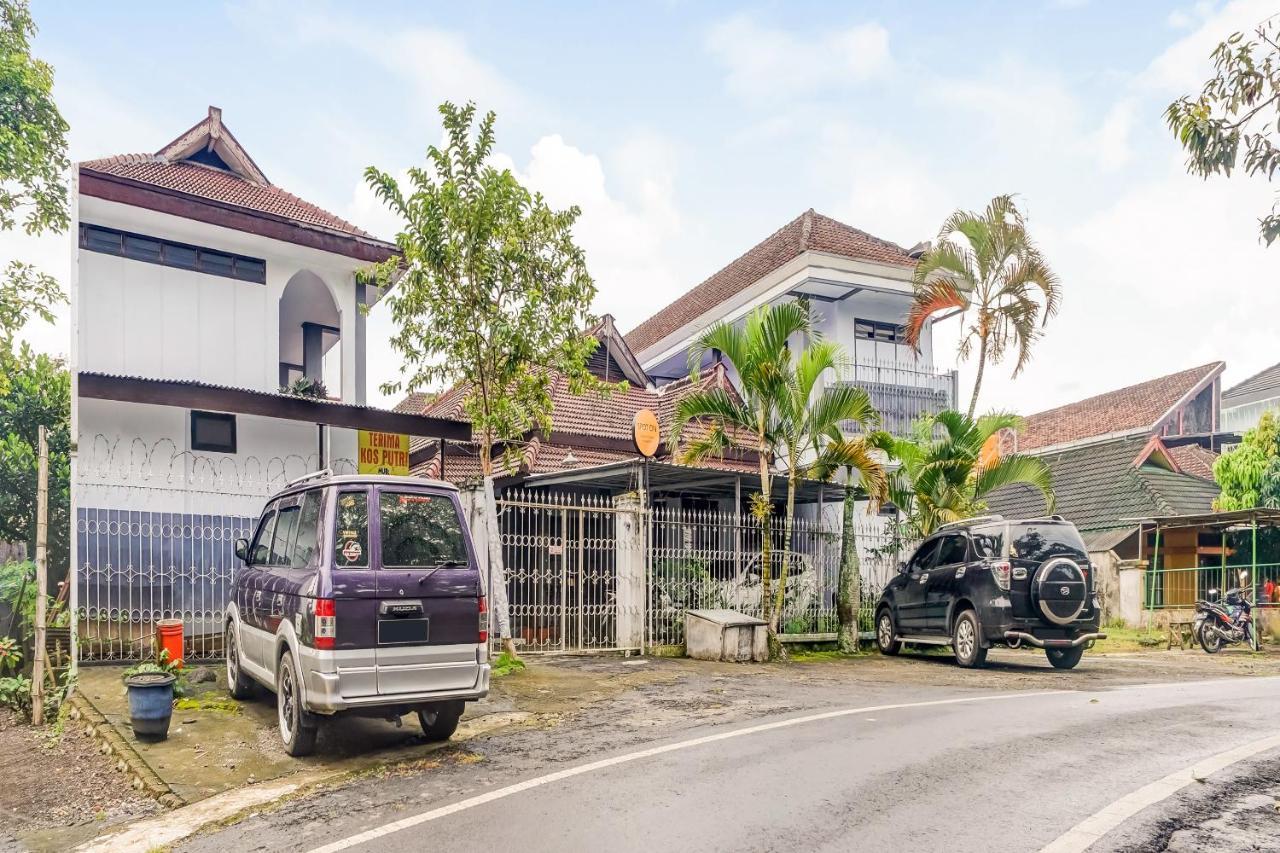 Spot On 90797 Sukun Syariah Homestay Маланг Экстерьер фото
