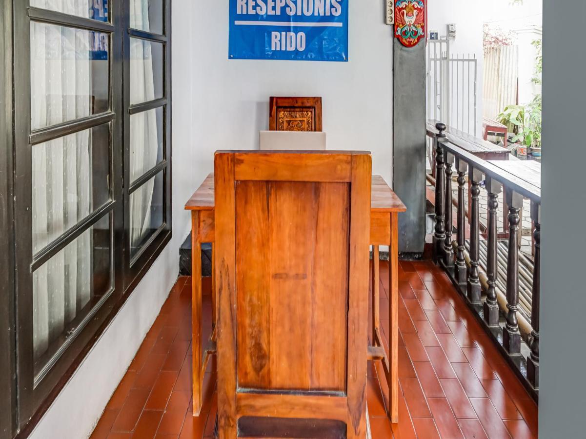Spot On 90797 Sukun Syariah Homestay Маланг Экстерьер фото