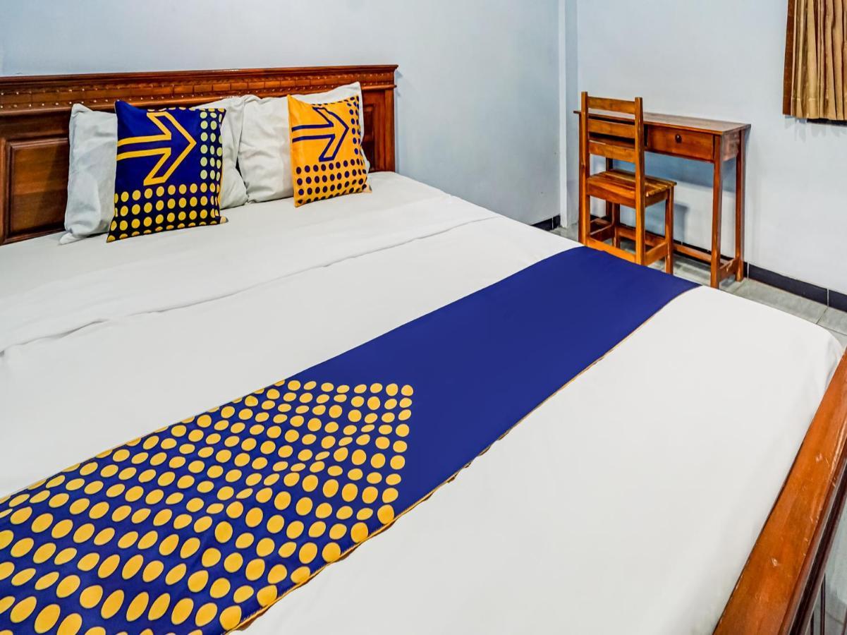 Spot On 90797 Sukun Syariah Homestay Маланг Экстерьер фото
